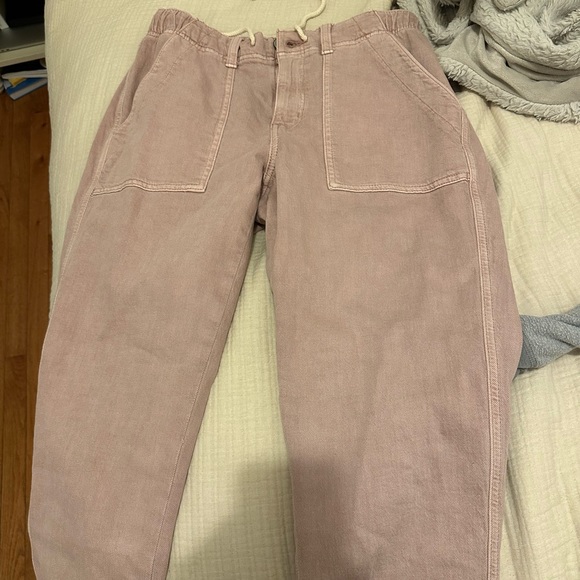 Selling a pair of pink denim pants. Size 8 from American Eagle. - Picture 1 of 1